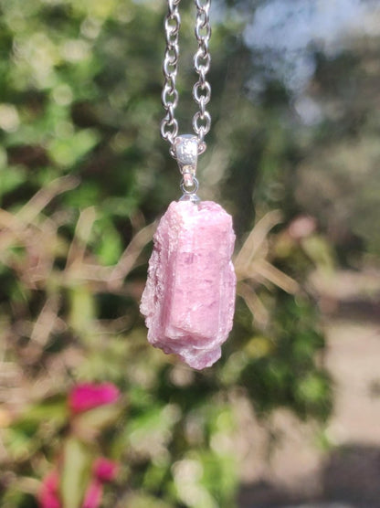 Turmalin pink / rosa + 925 Sterling Silber Öse Edelstein Kette Anhänger Natur Heilstein Kristall Geschenk Mann Frau Mutter Er Sie Freundin - Art of Nature Berlin