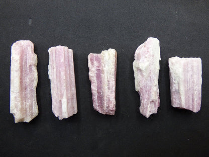 Turmalin Quarz Pink Rosa roh Sammler Stufen Rarität Edelstein Deko Kristall Heilstein Mineral Kollektion Energie Natur Meditation HIPPIE - Art of Nature Berlin