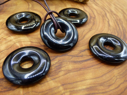 Turmalin / Schörl A ~ Edelstein Kette HIPPIE GOA Boho Tibet Ethno Nature Donut Schutzsymbol ~Heilstein Chakra Energie schwarz Mann Frau - Art of Nature Berlin