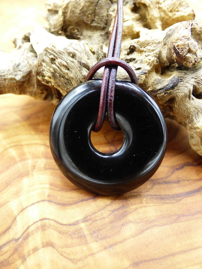 Turmalin / Schörl A ~ Edelstein Kette HIPPIE GOA Boho Tibet Ethno Nature Donut Schutzsymbol ~Heilstein Chakra Energie schwarz Mann Frau - Art of Nature Berlin