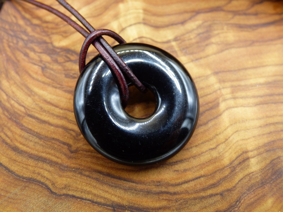 Turmalin / Schörl A ~ Edelstein Kette HIPPIE GOA Boho Tibet Ethno Nature Donut Schutzsymbol ~Heilstein Chakra Energie schwarz Mann Frau - Art of Nature Berlin