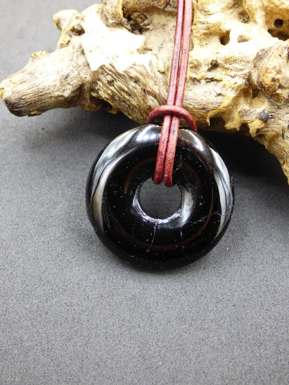 Turmalin / Schörl A ~ Edelstein Kette HIPPIE GOA Boho Tibet Ethno Nature Donut Schutzsymbol ~Heilstein Chakra Energie schwarz Mann Frau - Art of Nature Berlin