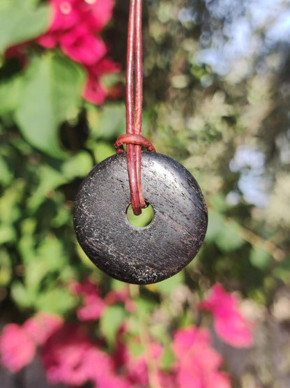 Turmalin / Schörl ~ Edelstein Kette HIPPIE GOA Boho Tibet Ethno Nature Donut Schutzsymbol ~Heilstein Chakra Energie schwarz Mann Frau - Art of Nature Berlin