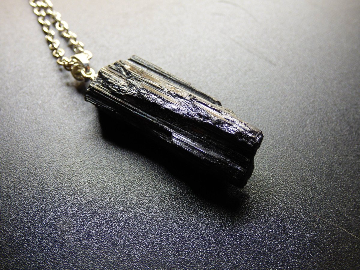 Turmalin / Schörl schwarz + 925 Sterling Silber Öse Edelstein Kette Mann Frau Glück HIPPIE GOA Boho Tibet Ethno Natur Rarität Geschenk - Art of Nature Berlin