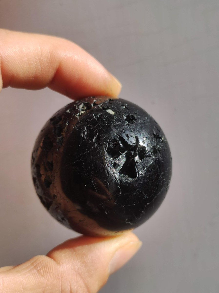 Turmalin schwarz / Schörl ~ Magische Edelstein Kugel Massage & Deko Sphere Crystal Spielkugel Meditation ~HIPPIE ~GOA~Boho~Ethno~Heilstein - Art of Nature Berlin