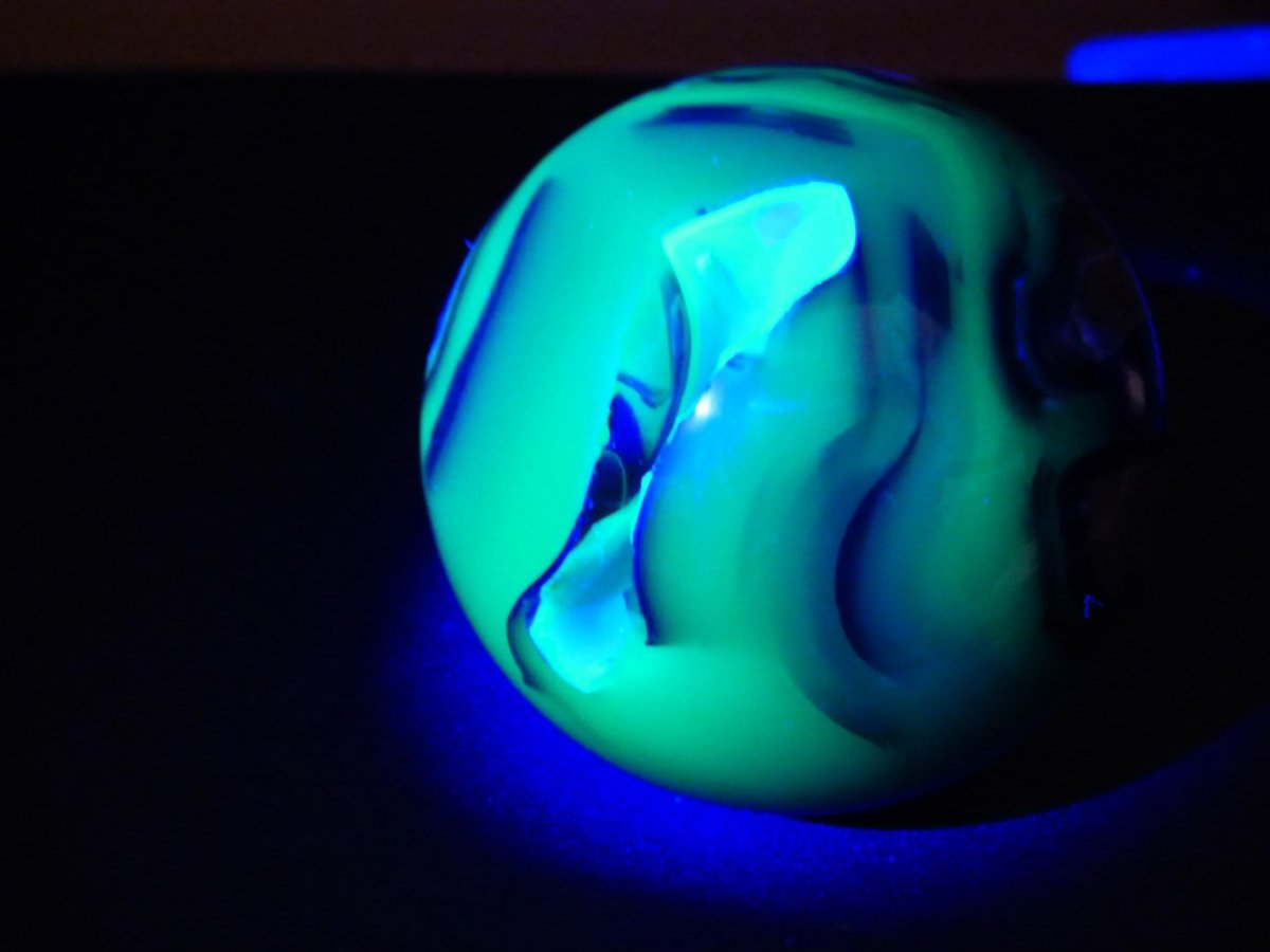 UV AKTIV Volcanic Achat - Edelstein Kugel Deko Sphere Massage Kristall Sammler Meditation Heilstein Frau Mann Geschenk Er Sie Haus Energie - Art of Nature Berlin