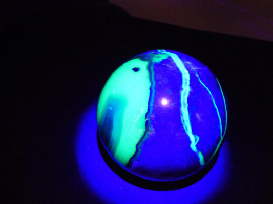 UV AKTIV Volcanic Achat - Edelstein Kugel Deko Sphere Massage Kristall Sammler Meditation Heilstein Frau Mann Geschenk Er Sie Haus Energie - Art of Nature Berlin