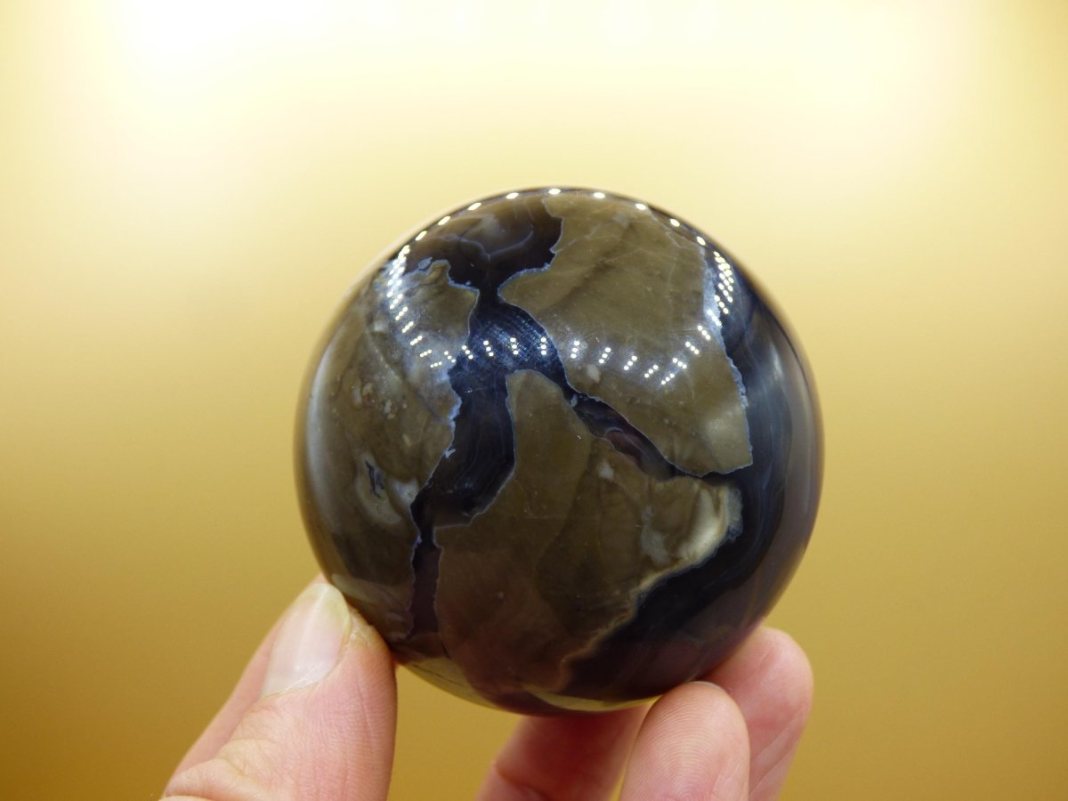 UV AKTIV Volcanic Achat - Edelstein Kugel Deko Sphere Massage Kristall Sammler Meditation Heilstein Frau Mann Geschenk Er Sie Haus Energie - Art of Nature Berlin