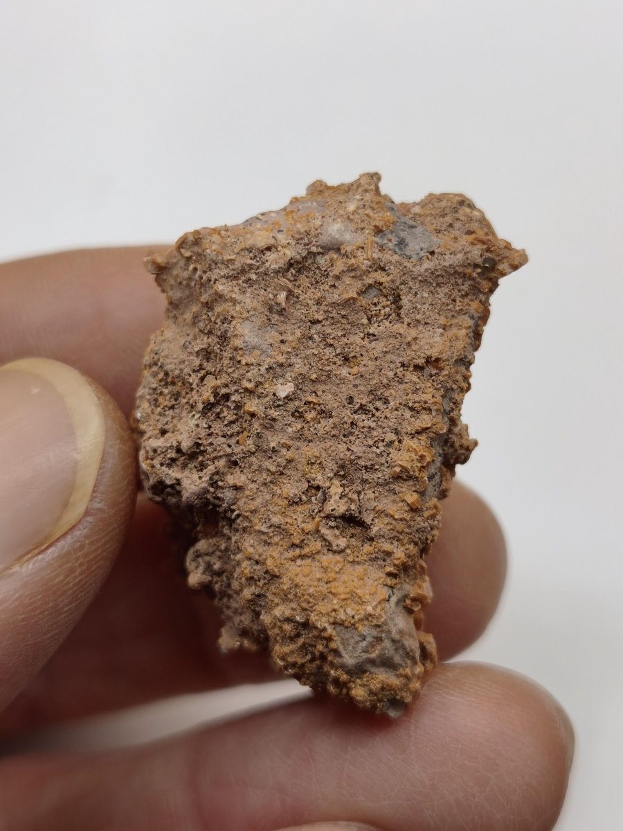 Vanadinit Kristallstufe – Rot-orange hexagonale Kristalle auf Matrix | Mineral Sammlerstufe Kristall Stufe Rarität Unikat Geschenk Marokko - Art of Nature Berlin