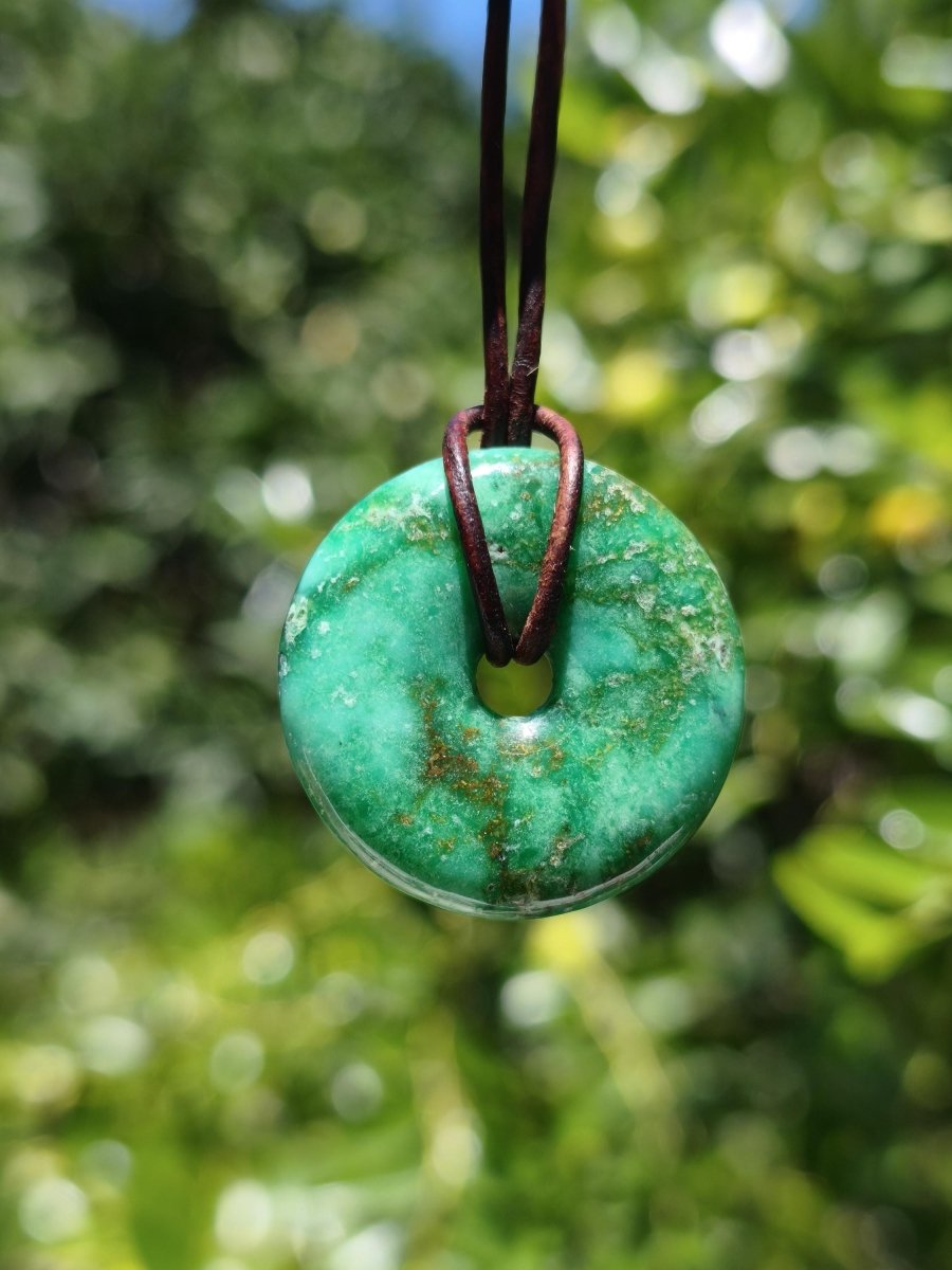 Variscit 30mm Edelstein Kette Donut Pi Scheibe rund Heilstein grün Natur Rarität Geschenk Mann Frau Er Sie Freund Bruder Glück Anhänger - Art of Nature Berlin