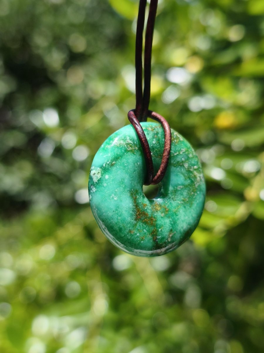 Variscit 30mm Edelstein Kette Donut Pi Scheibe rund Heilstein grün Natur Rarität Geschenk Mann Frau Er Sie Freund Bruder Glück Anhänger - Art of Nature Berlin