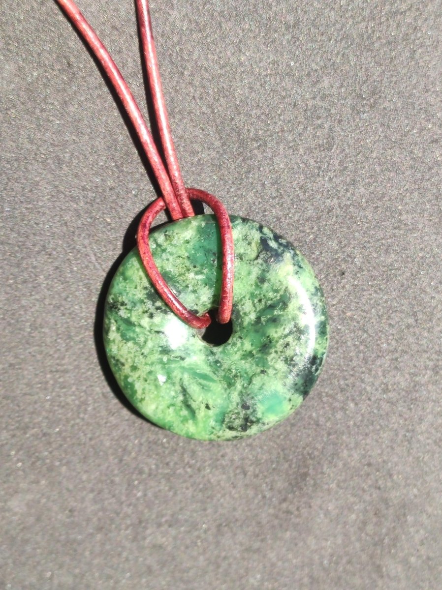 Variscit 30mm Edelstein Kette Donut Pi Scheibe rund Heilstein grün Natur Rarität Geschenk Mann Frau Er Sie Freund Bruder Glück Anhänger - Art of Nature Berlin