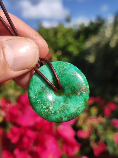 Variscit 30mm Edelstein Kette Donut Pi Scheibe rund Heilstein grün Natur Rarität Geschenk Mann Frau Er Sie Freund Bruder Glück Anhänger - Art of Nature Berlin