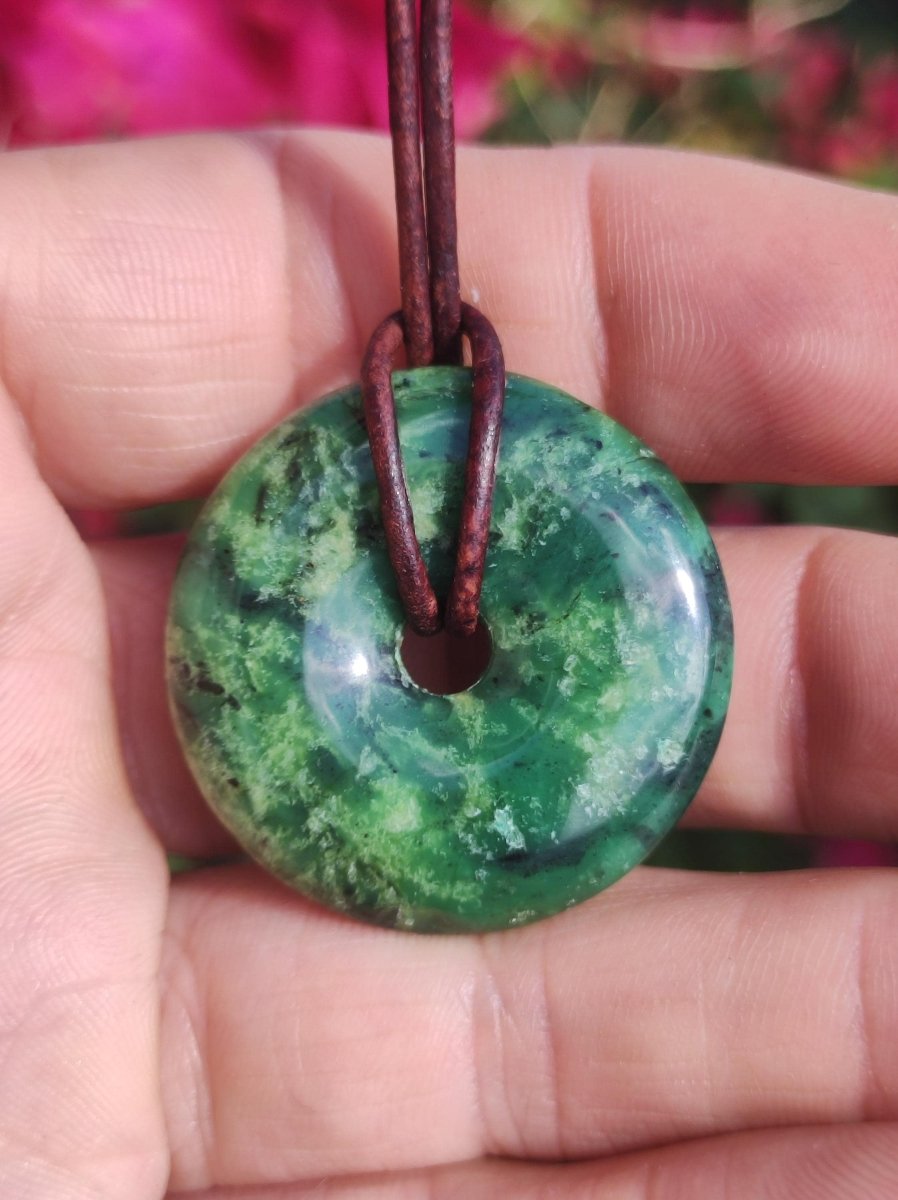 Variscit 30mm Edelstein Kette Donut Pi Scheibe rund Heilstein grün Natur Rarität Geschenk Mann Frau Er Sie Freund Bruder Glück Anhänger - Art of Nature Berlin