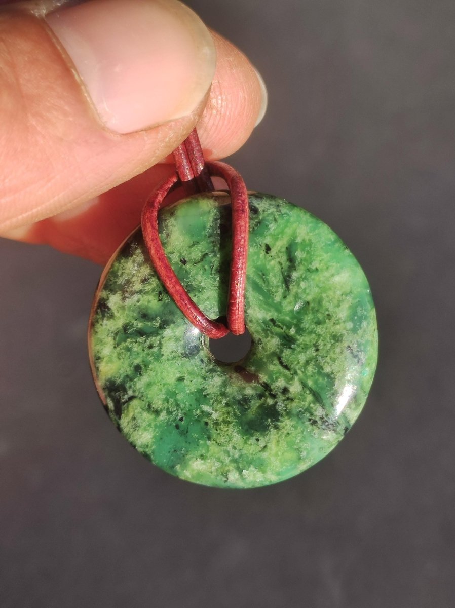 Variscit 30mm Edelstein Kette Donut Pi Scheibe rund Heilstein grün Natur Rarität Geschenk Mann Frau Er Sie Freund Bruder Glück Anhänger - Art of Nature Berlin