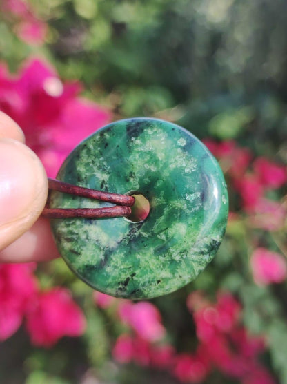 Variscit 30mm Edelstein Kette Donut Pi Scheibe rund Heilstein grün Natur Rarität Geschenk Mann Frau Er Sie Freund Bruder Glück Anhänger - Art of Nature Berlin