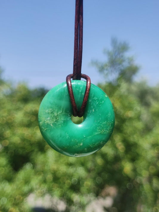 Variscit 30mm Edelstein Kette Donut Pi Scheibe rund Heilstein grün Natur Rarität Geschenk Mann Frau Er Sie Freund Bruder Glück Anhänger - Art of Nature Berlin