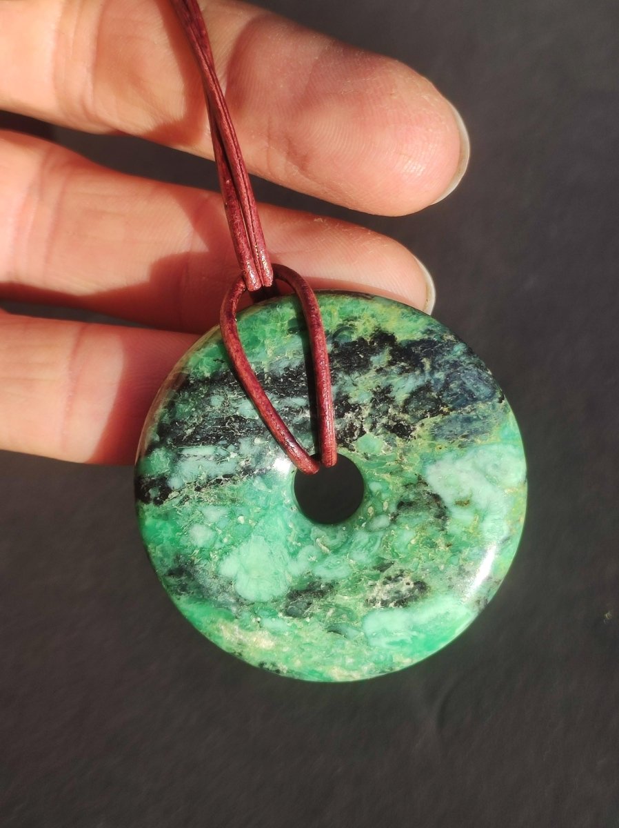 Variscit 40mm Edelstein Kette Donut Pi Scheibe rund Heilstein grün Natur Rarität Geschenk Mann Frau Er Sie Freund Bruder Glück Anhänger - Art of Nature Berlin