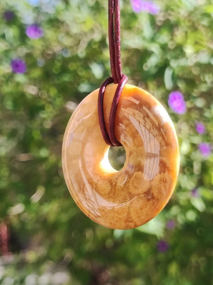 Versteinerte Koralle 40mm Edelstein Kette Donut Heilstein Natur braun beige Energie Rarität Schmuck Frau Mann Er Sie Bruder Geschenk Freund - Art of Nature Berlin