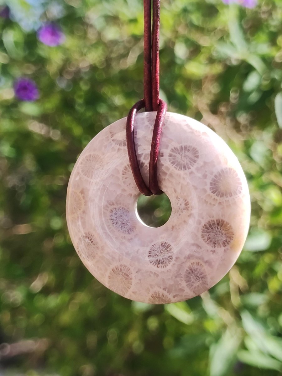 Versteinerte Koralle 40mm Edelstein Kette Donut Heilstein Natur braun beige Energie Rarität Schmuck Frau Mann Er Sie Bruder Geschenk Freund - Art of Nature Berlin