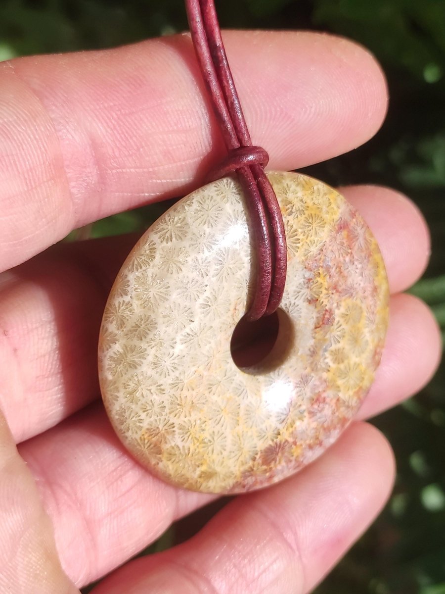 Versteinerte Koralle 40mm Edelstein Kette Donut Heilstein Natur braun beige Energie Rarität Schmuck Frau Mann Er Sie Bruder Geschenk Freund - Art of Nature Berlin