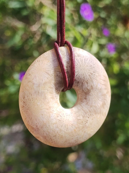 Versteinerte Koralle 40mm Edelstein Kette Donut Heilstein Natur braun beige Energie Rarität Schmuck Frau Mann Er Sie Bruder Geschenk Freund - Art of Nature Berlin