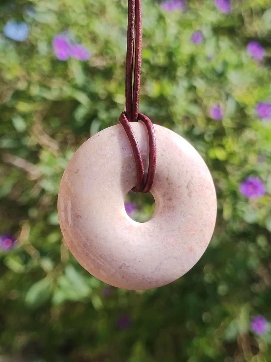 Versteinerte Koralle 40mm Edelstein Kette Donut Heilstein Natur braun beige Energie Rarität Schmuck Frau Mann Er Sie Bruder Geschenk Freund - Art of Nature Berlin
