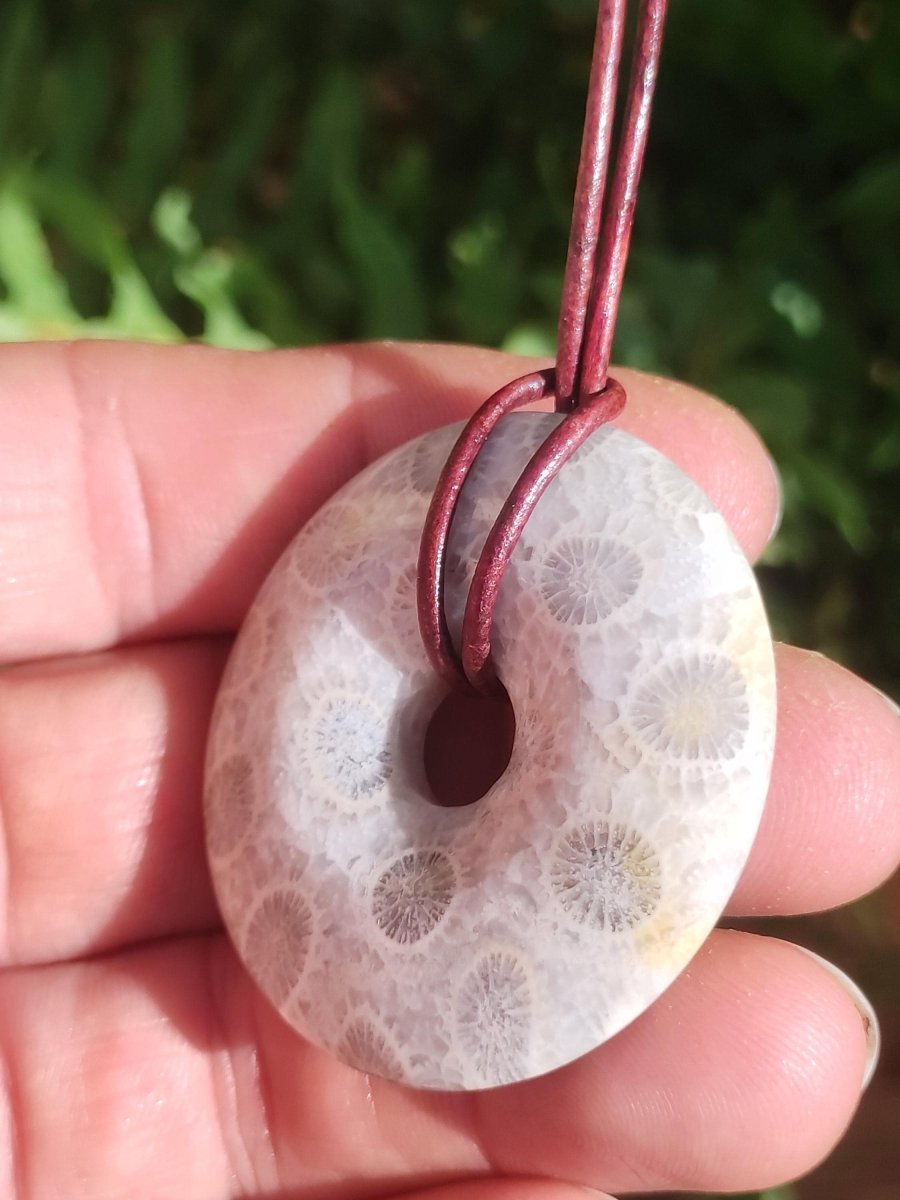 Versteinerte Koralle 40mm Edelstein Kette Donut Heilstein Natur braun beige Energie Rarität Schmuck Frau Mann Er Sie Bruder Geschenk Freund - Art of Nature Berlin