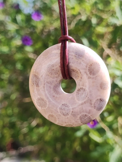 Versteinerte Koralle 40mm Edelstein Kette Donut Heilstein Natur braun beige Energie Rarität Schmuck Frau Mann Er Sie Bruder Geschenk Freund - Art of Nature Berlin