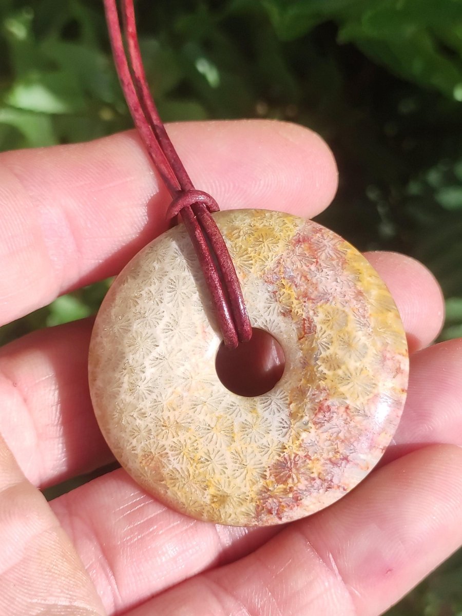 Versteinerte Koralle 40mm Edelstein Kette Donut Heilstein Natur braun beige Energie Rarität Schmuck Frau Mann Er Sie Bruder Geschenk Freund - Art of Nature Berlin