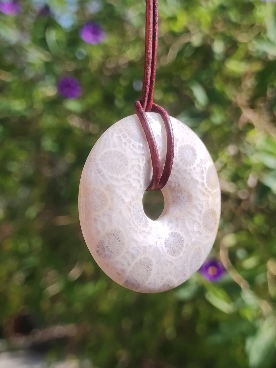 Versteinerte Koralle 40mm Edelstein Kette Donut Heilstein Natur braun beige Energie Rarität Schmuck Frau Mann Er Sie Bruder Geschenk Freund - Art of Nature Berlin