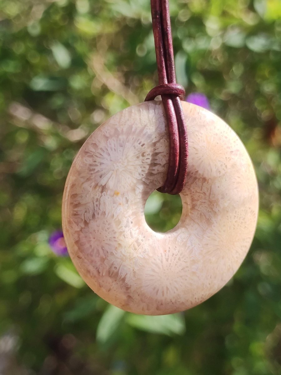 Versteinerte Koralle 40mm Edelstein Kette Donut Heilstein Natur braun beige Energie Rarität Schmuck Frau Mann Er Sie Bruder Geschenk Freund - Art of Nature Berlin