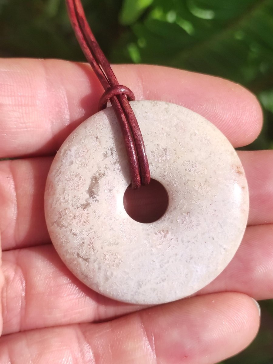 Versteinerte Koralle 40mm Edelstein Kette Donut Heilstein Natur braun beige Energie Rarität Schmuck Frau Mann Er Sie Bruder Geschenk Freund - Art of Nature Berlin