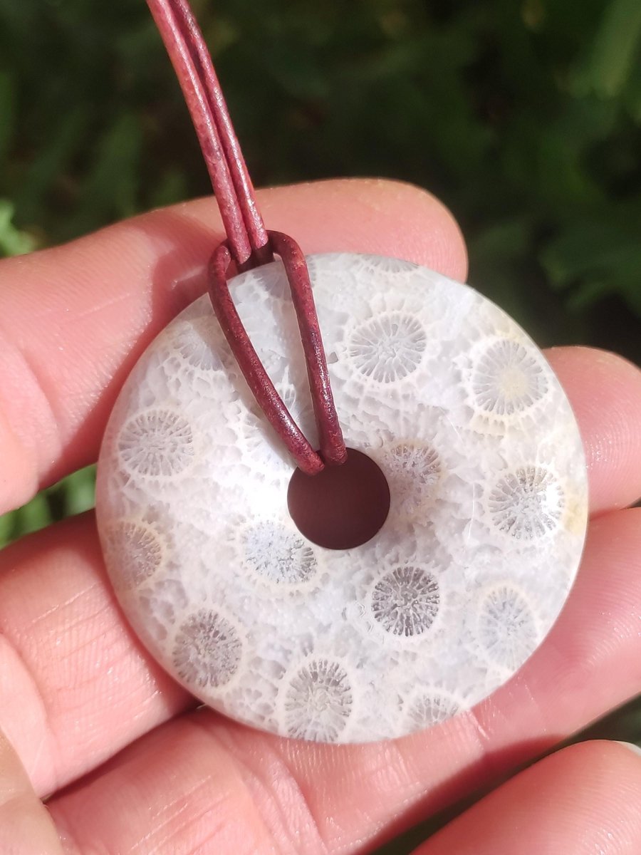 Versteinerte Koralle 40mm Edelstein Kette Donut Heilstein Natur braun beige Energie Rarität Schmuck Frau Mann Er Sie Bruder Geschenk Freund - Art of Nature Berlin