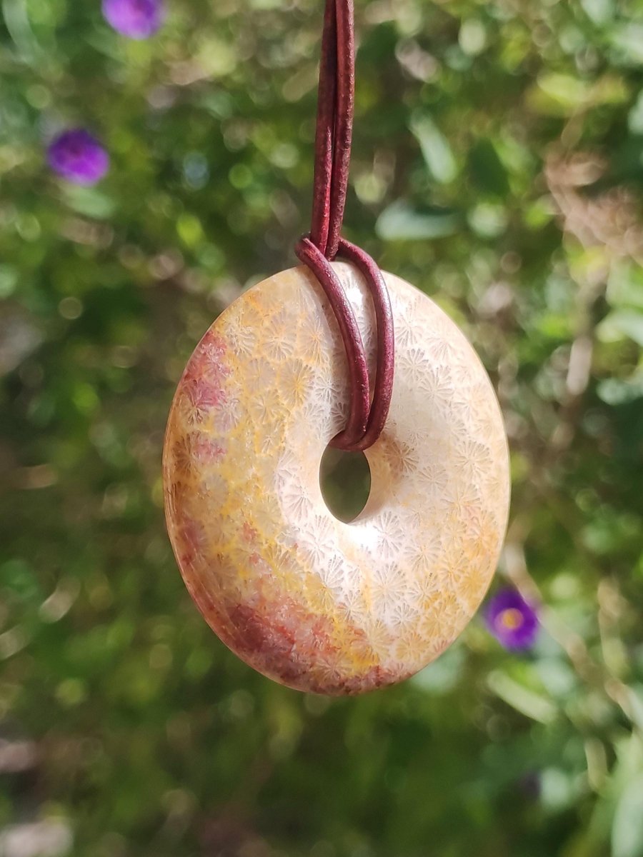 Versteinerte Koralle 40mm Edelstein Kette Donut Heilstein Natur braun beige Energie Rarität Schmuck Frau Mann Er Sie Bruder Geschenk Freund - Art of Nature Berlin