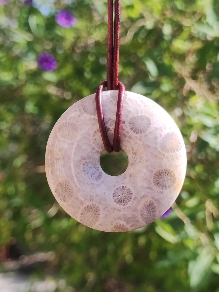 Versteinerte Koralle 40mm Edelstein Kette Donut Heilstein Natur braun beige Energie Rarität Schmuck Frau Mann Er Sie Bruder Geschenk Freund - Art of Nature Berlin