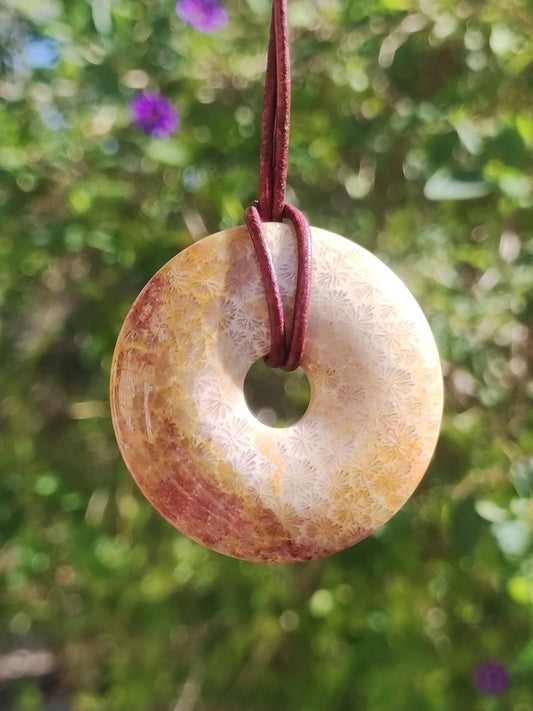 Versteinerte Koralle 40mm Edelstein Kette Donut Heilstein Natur braun beige Energie Rarität Schmuck Frau Mann Er Sie Bruder Geschenk Freund - Art of Nature Berlin