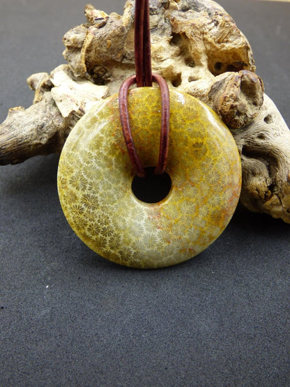 Versteinerte Koralle 40mm Edelstein Kette Heilstein Natur braun beige Energie Echt Rarität Schmuck Frau Mann Er Sie Bruder Geschenk Freundin - Art of Nature Berlin