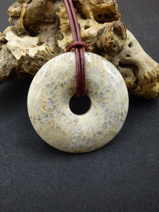 Versteinerte Koralle 40mm Edelstein Kette Heilstein Natur braun beige Energie Echt Rarität Schmuck Frau Mann Er Sie Bruder Geschenk Freundin - Art of Nature Berlin