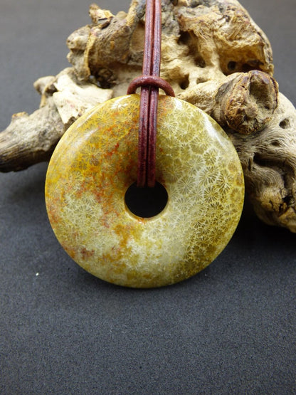 Versteinerte Koralle 40mm Edelstein Kette Heilstein Natur braun beige Energie Echt Rarität Schmuck Frau Mann Er Sie Bruder Geschenk Freundin - Art of Nature Berlin