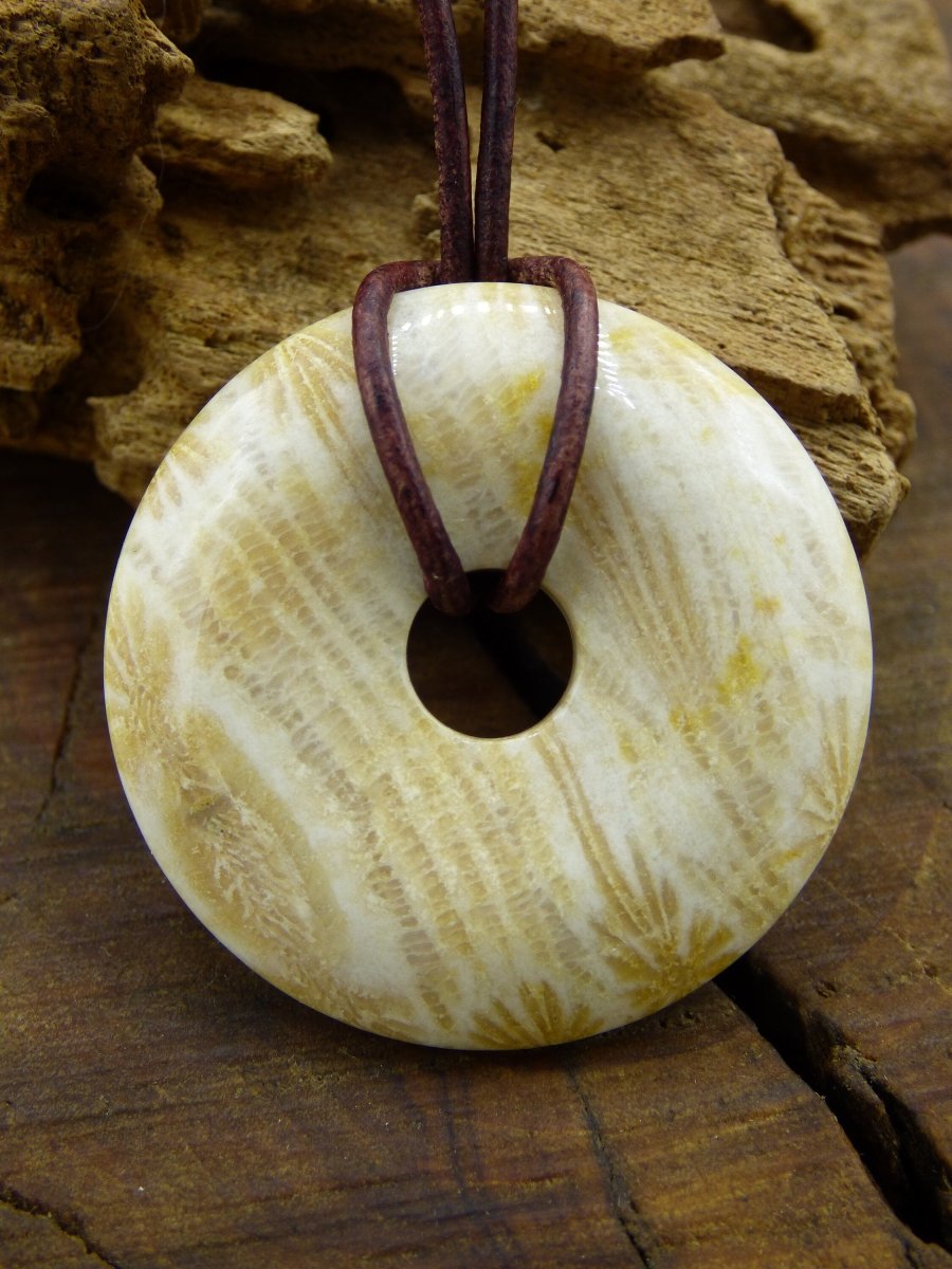 Versteinerte Koralle ~ Edelstein Kette ~HIPPIE ~GOA ~Boho ~Tibet ~Ethno ~Nature ~Donut ~Schutzsymbol ~Heilstein ~Fossil - Art of Nature Berlin