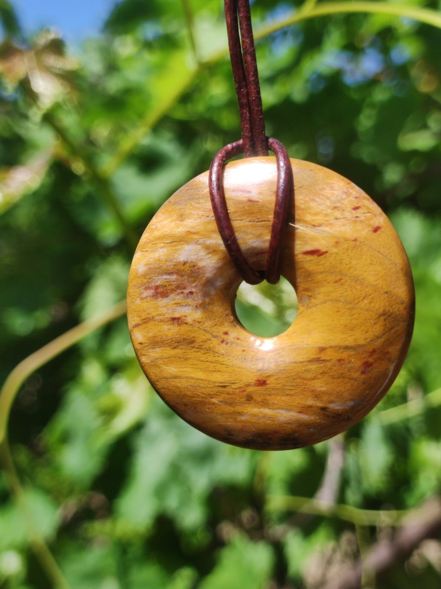 Versteinertes Holz - 40mm Donut Edelstein Kette Natur Rarität Heilstein Energie Kristall Anhänger Mann Frau Kind Geschenk Er Sie Freundin - Art of Nature Berlin