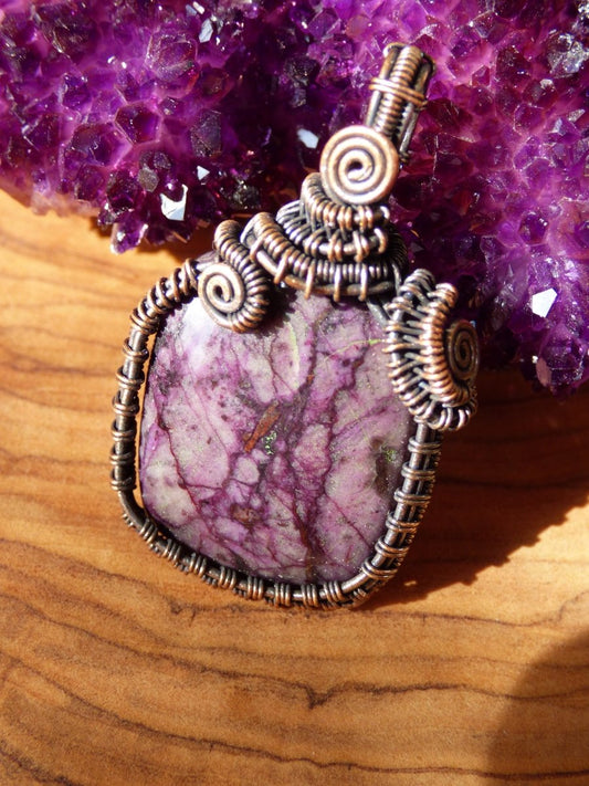 Video* Sugilite Sugilith ~ Wire ~ lila Edelstein Kette mit Kupferdraht ~HIPPIE ~GOA ~Boho ~Ethno ~Nature ~Heilstein ~Energy ~Chakra ~Spirale - Art of Nature Berlin