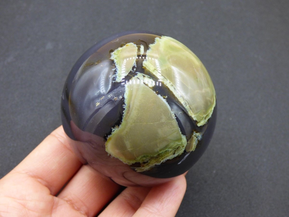 Volcanic Achat - Edelstein Kugel Deko Sphere Massage Kristall schwarz Sammler Meditation Heilstein Frau Mann Geschenk Er Sie Haus Energie - Art of Nature Berlin