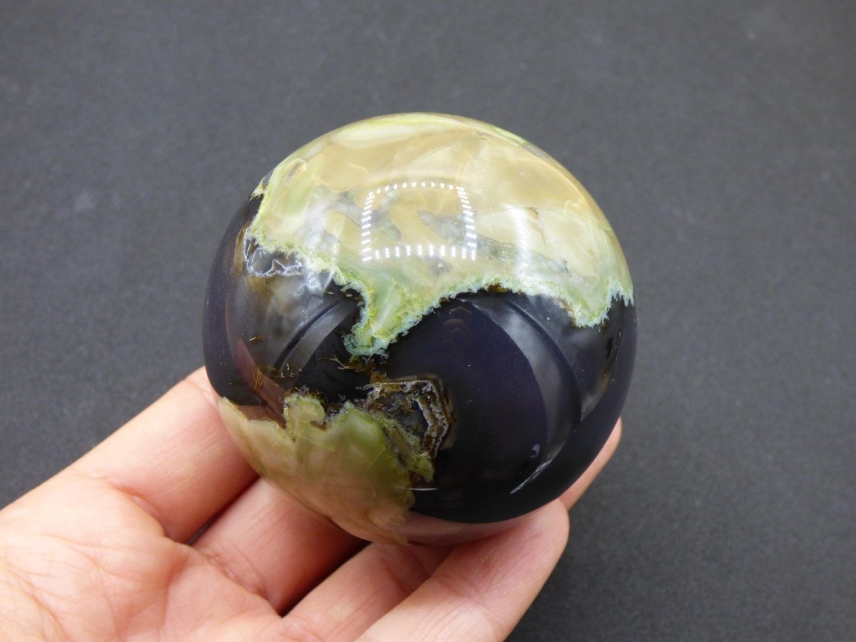 Volcanic Achat - Edelstein Kugel Deko Sphere Massage Kristall schwarz Sammler Meditation Heilstein Frau Mann Geschenk Er Sie Haus Energie - Art of Nature Berlin