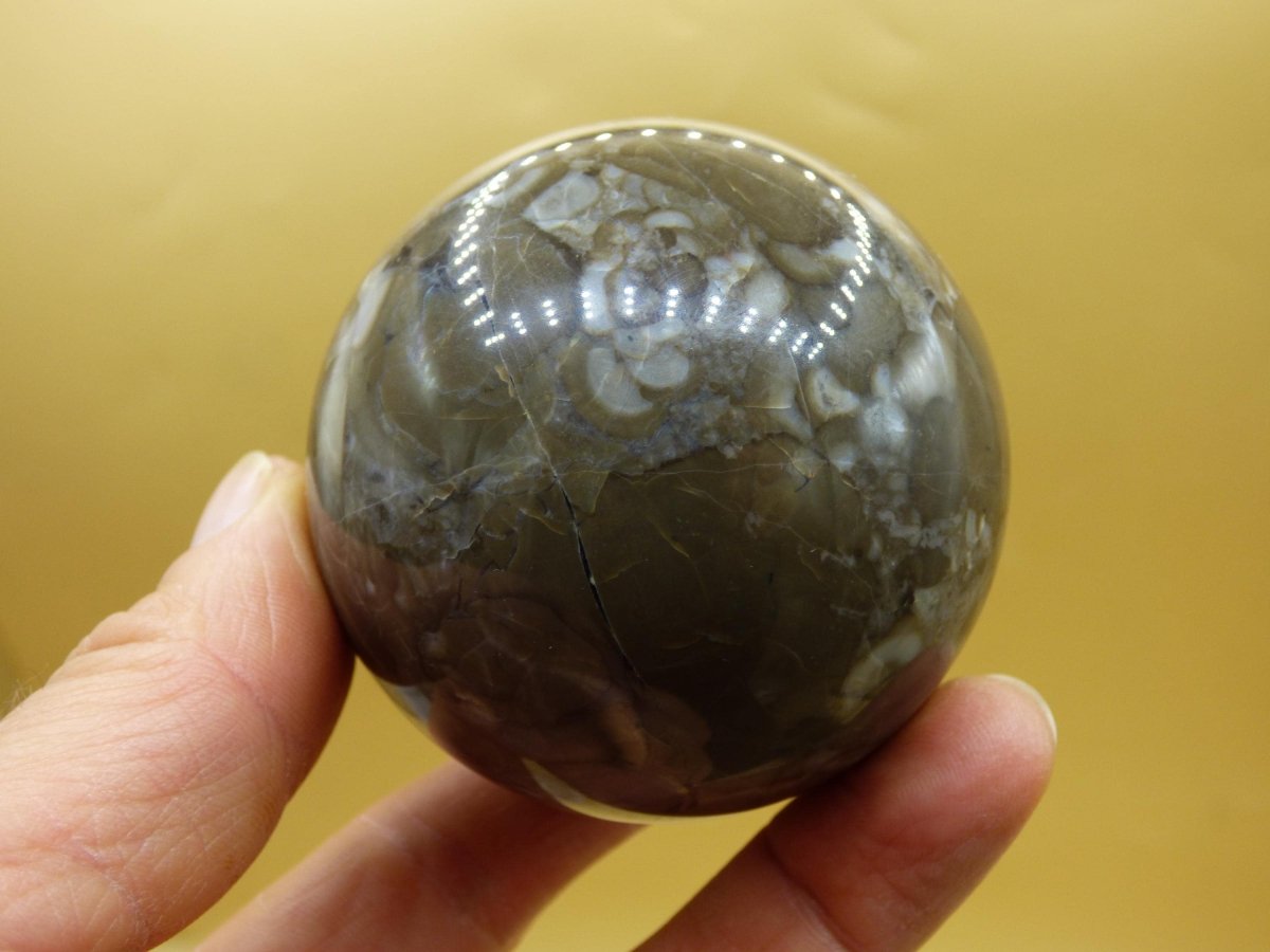 Volcanic Achat - Edelstein Kugel Deko Sphere Massage Kristall schwarz Sammler Meditation Heilstein Frau Mann Geschenk Er Sie Haus Energie - Art of Nature Berlin