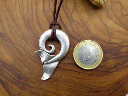 Walflosse Spirale Meer Surfer Amulet Kette Antik Silber Tibet HIPPIE GOA Boho Tibet Ethno Nature Esoterik Ethnic Lebensbaum Nacht - Art of Nature Berlin