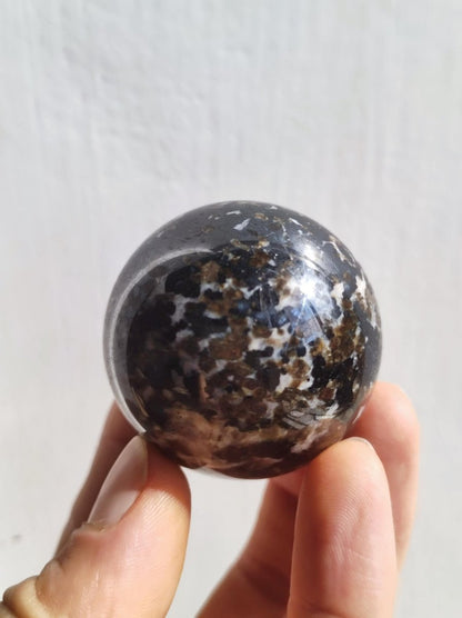 Willemite AAA *Rarität Edelstein Kugel Deko Sphere Kristall Haus Wohnen Meditation Heilstein Frau Mann Geschenk Er Sie Energie Kraft Sammler - Art of Nature Berlin