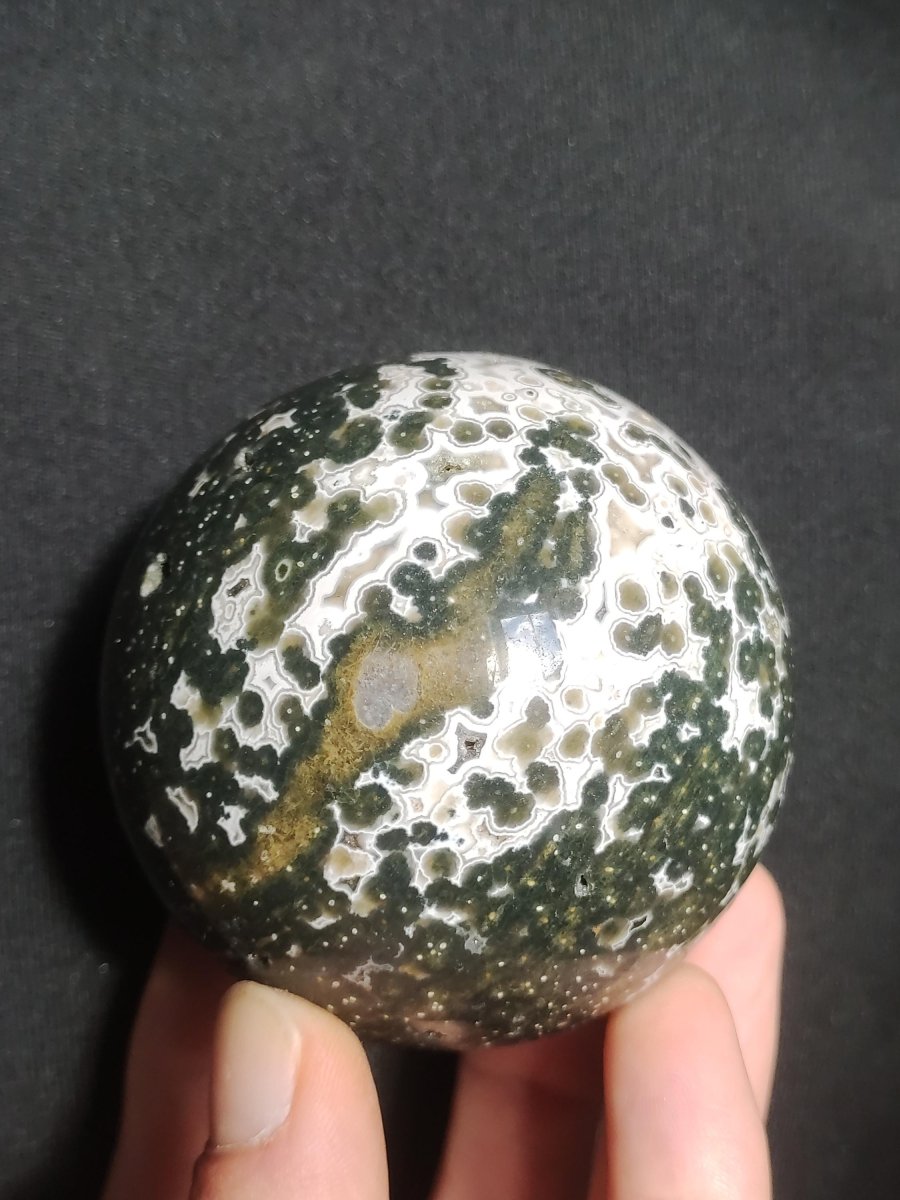 XL 8 Adern Ocean Jaspis Orbicular grün - Edelstein Kugel Natur Heilstein Deko Kristall Geschenk Er Sie Mann Frau Haus Wohnung Energie Selten - Art of Nature Berlin