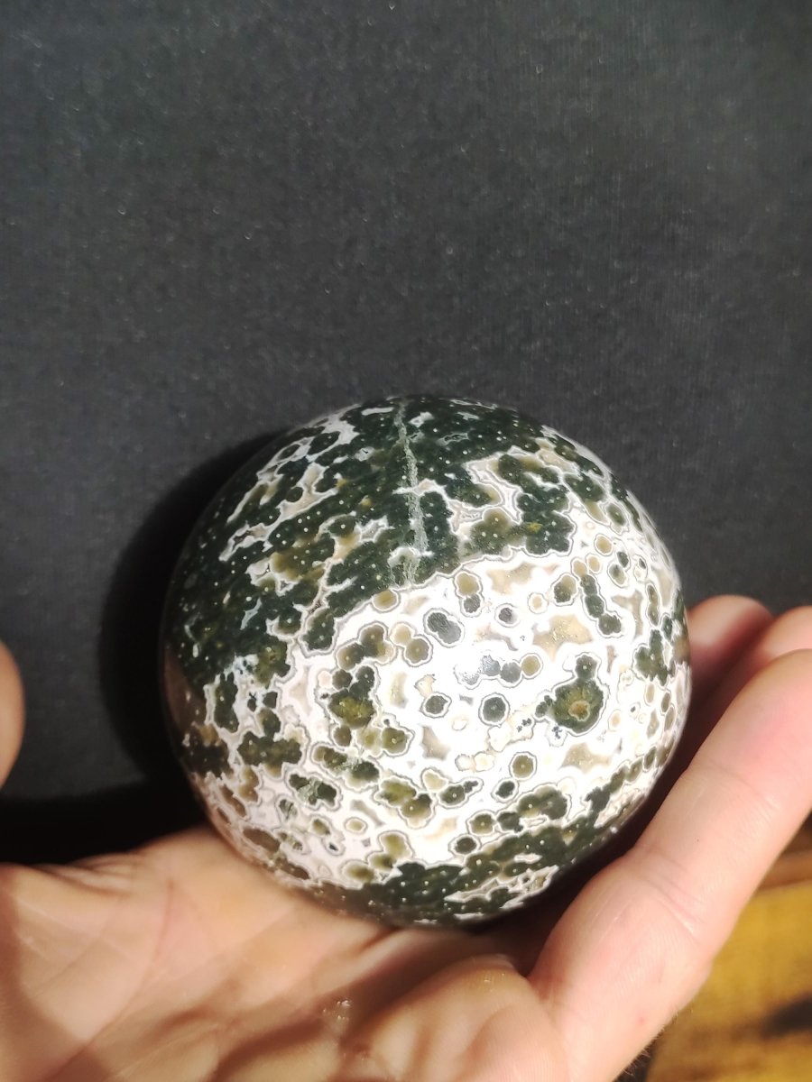 XL 8 Adern Ocean Jaspis Orbicular grün - Edelstein Kugel Natur Heilstein Deko Kristall Geschenk Er Sie Mann Frau Haus Wohnung Energie Selten - Art of Nature Berlin